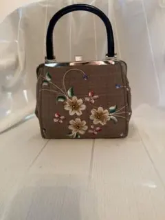 花柄の和装用バッグ　可愛らしい