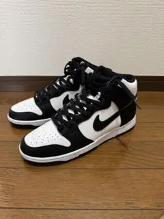 NIKE Dunk High Black/Whiteのサムネイル