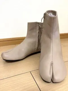 足袋風ショートブーツ　ベージュ　サイドファスナー付き