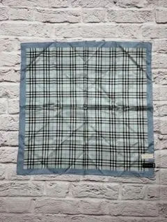 美品　BURBERRY　シルク混　ハンカチ　ｗ0826-0709-5-7のサムネイル