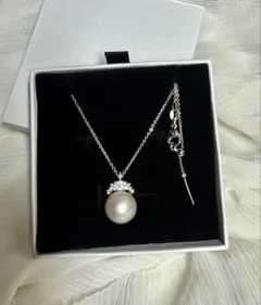 SwarovskiスワロフスキーLouison Pearl リーフ ネックレス - メルカリ