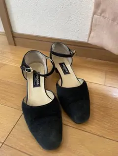 renoma黒 スエードアンクルストラップパンプスサイズ23㌢のサムネイル