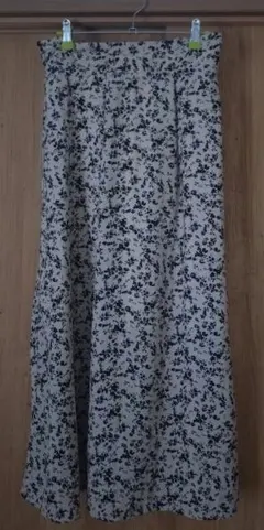 花柄　ロングスカート