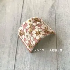 インド刺繍リボン　ピンクに生成り色花柄刺繍 ポニーフック(ソフトワイヤー入り)