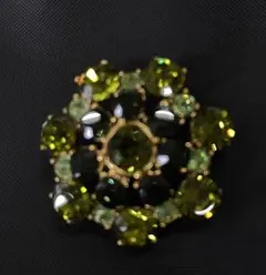 ヴィンテージ風 緑色系 ブローチ