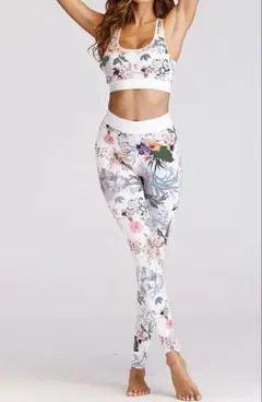 フラワーボタニカル　ヨガウェア　上下セット