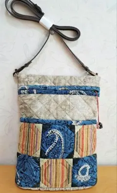 ハンドメイド　パッチワークポシェット