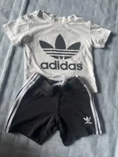 訳あり‼️説明文見て。adidas Tシャツとショートパンツセット