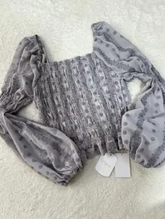 Chico シャーリング刺繍レース パフスリーブブラウス F