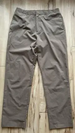 ユニクロTheoryコラボ・感動イージーパンツベージュMサイズ