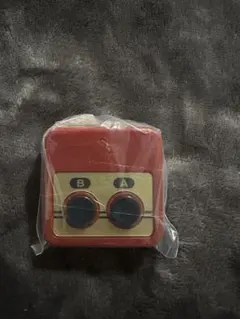 ファミコンコントローラー　ガチャガチャ　カプセルトイ A Bボタン付き