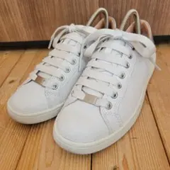 UGGホワイトレザーシューズ