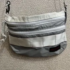 BRIEFING サコッシュ グレー ショルダーバッグのサムネイル