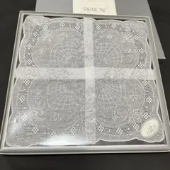 スワトウ　刺繍入りホワイトハンカチ