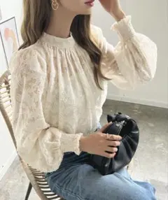 ジャガードフラワーバルーンスリーブブラウス