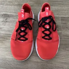 NIKE オレンジ　 スニーカー　ランニングシューズ