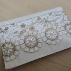 【期間限定販売】インド刺繍リボンのブックカバー　A6サイズ 　ホワイト