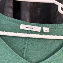 ト*ー様 niko and... グリーン Vネックセーター サイズ3 薄手