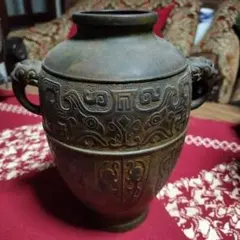 中国工芸朱泥 浮彫 山水文 花瓶 飾り台付き 中国工芸朱泥 浮彫 山水文 花瓶 飾り台付き - メルカリ