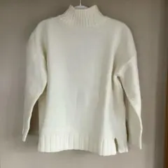 ハイネックセーター 白