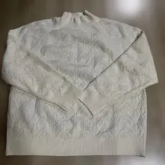 ユニクロ　ライトスフレヤーンポインテールクルーネックセーター（長袖）