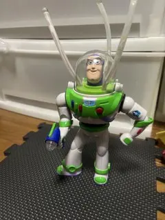 トイ・ストーリー4 リアルサイズトーキングフィギュア バズ・ライトイヤー
