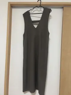 GLR Vネックバックスリットジャンパースカート