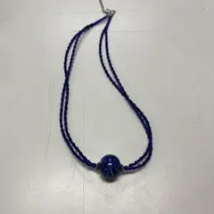 青いストライプ模様のビーズネックレス