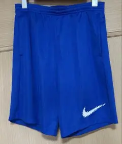 NIKE 半ズボン　L （147〜158cm）