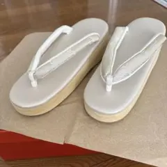 Item thumbnail for item ee757a5a-7aae-46c4-908b-0a6a71f4f092