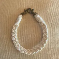アイボリー マクラメ携帯ストラップ