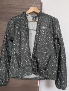 Nike Shield ダークグリーン ウィンドブレーカー S