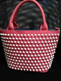 スタッズ付きピンク バッグ