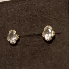 美品　ノワールドプーペ　k10ピアス