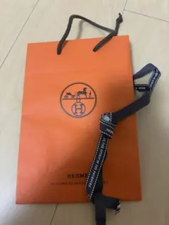 HERMES オレンジ ロゴ入り紙袋