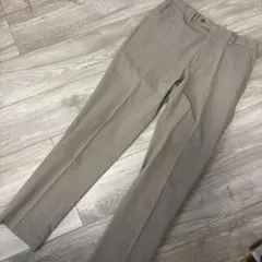 UNIQLO ベージュ スラックス