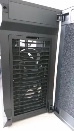 PCケース Cooler Master Silencio S400 ミニタワーのサムネイル