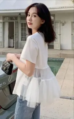 【新品・未使用】シフォンチュール付きホワイトTシャツのサムネイル