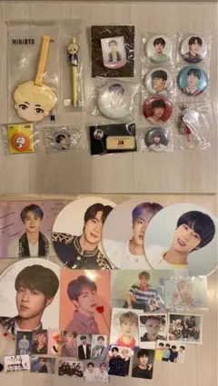 BTS バンタン　ジン　うちわ　トレカ　缶バッジ　セット