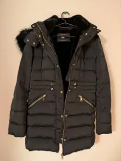 ザラ　ファー付きブラックダウンジャケット