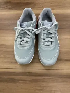 PUMA スニーカー ライトグレーのサムネイル