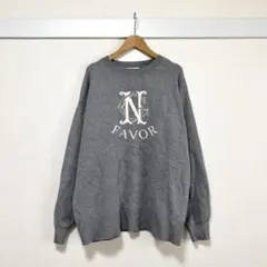 NICE CLAUP ロゴニット オーバーサイズ セーター グレー ゆったりのサムネイル