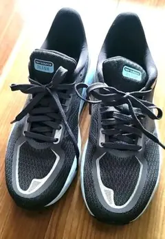 ニューバランス Dynasoft グレー スニーカー