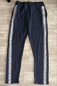 Item thumbnail for item bebce8e8-93f6-450c-8caa-61170f92af83