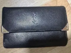 イヴサンローラン レザー 折り財布 ブラック YSL 金具ロゴ入り がま口