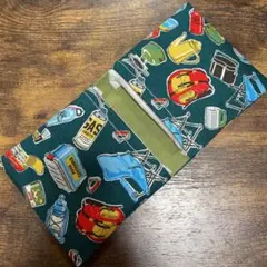 2001【2点100円、3点200円引き】アウトドア柄サニタリーケース