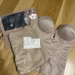 美品　bridal bloom ビスチェC70 ガードル M