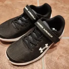 UNDER ARMOUR キッズ スニーカー 21cm ブラックのサムネイル