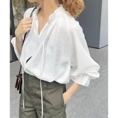 2025年最新】スピックスパン ハイブリットフリルリボンブラウス