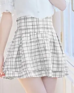 ミシェルマカロン　ツイード美脚スカート　ホワイト　xs 明日までの出品